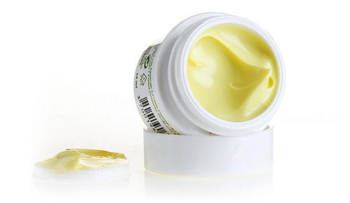 高美堂化妝品 產品形象與店鋪裝修美學，融合通訊設備的科技新體驗